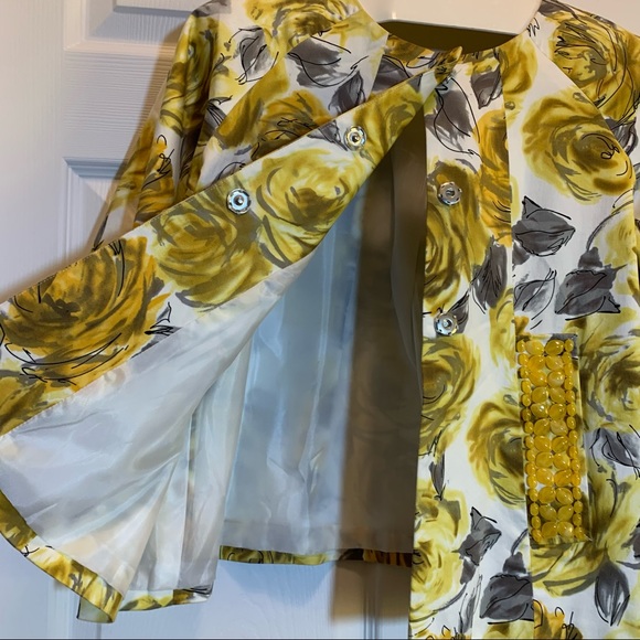 Appraisal White w/ Gold Roses Swing Jacket Size L - Picture 4 of 7